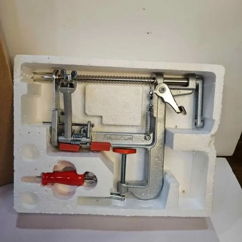 The Pampered Chef Apple Peeler Corer Slicer 2430